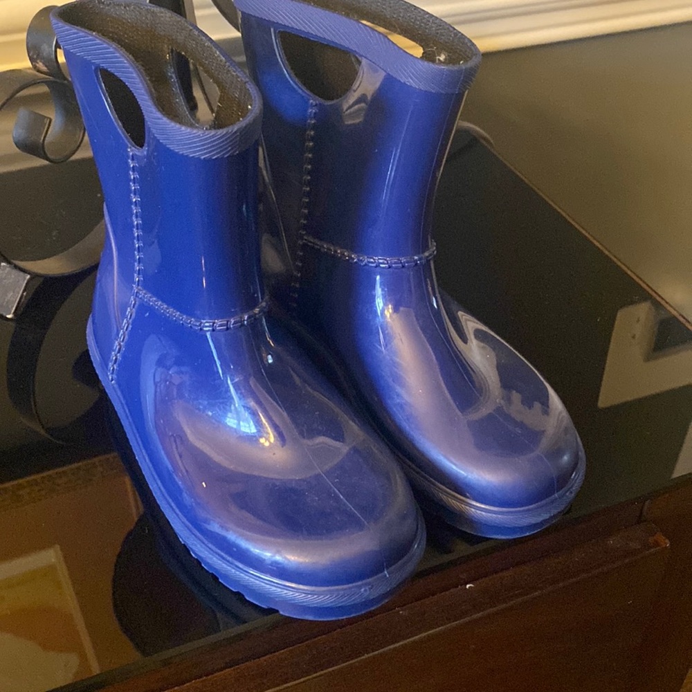 Girls Ugg rain boots size 11